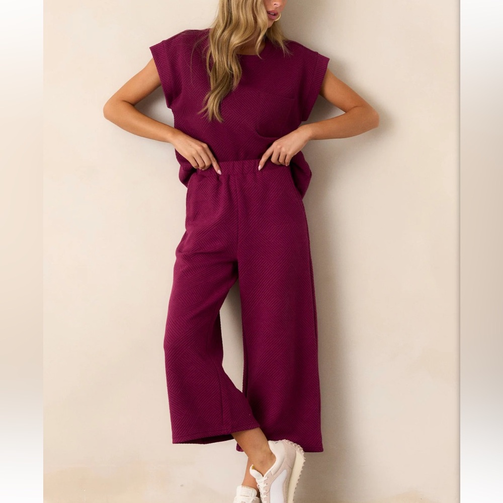 Women's DARK SANGRIA SHORT SLEEVE TOP & cropped pants 2 piece loungewear set